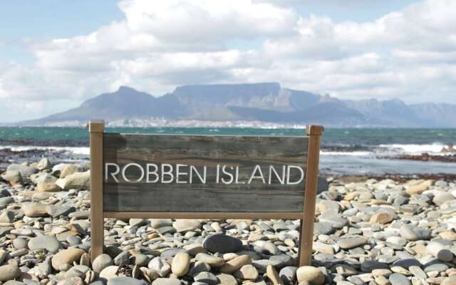 Romantic Beachfront Bachelor