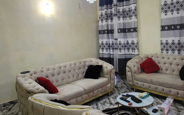 khalifa luxury guest house mbalgong