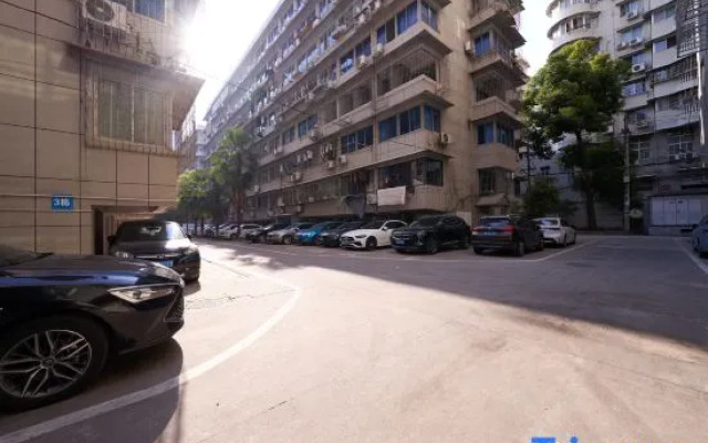 Echarm Hotel (Wuhan Hankou Railway Station Fanhai CBD)