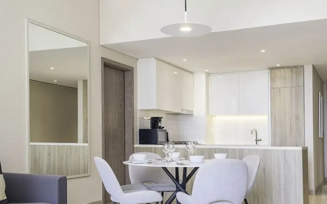 LUX Contemporary Suite Marina View 3