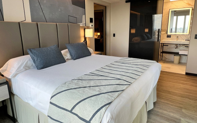 Hotel Riu Plaza Toronto