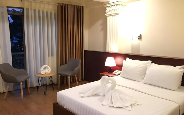Cosmo Square Hotel (former Duna Hotel)