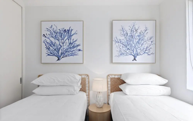 Stylish 3-bed Newport Stay With Balcony – Guest Rooms – Sydney