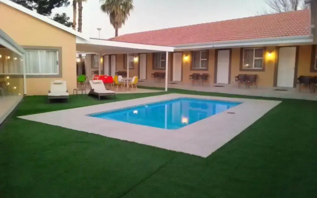 Benoni N12 Hotel
