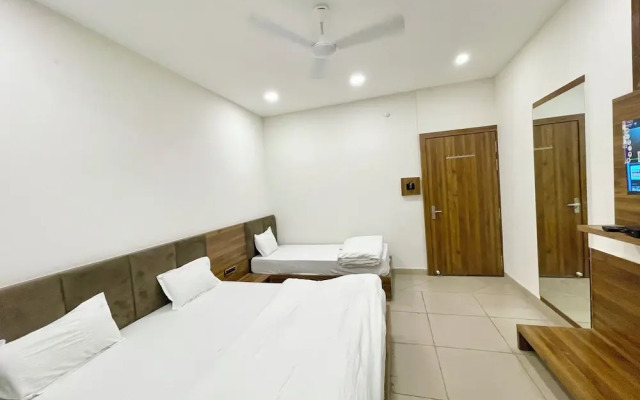 Hotel Govindam Inn - near Temple
