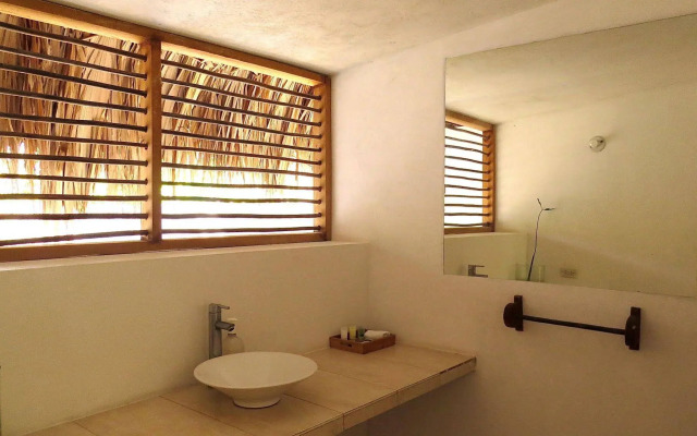 Huku Beach Hostel