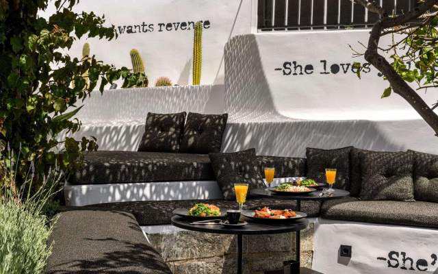 She Mykonos Boutique Hotel