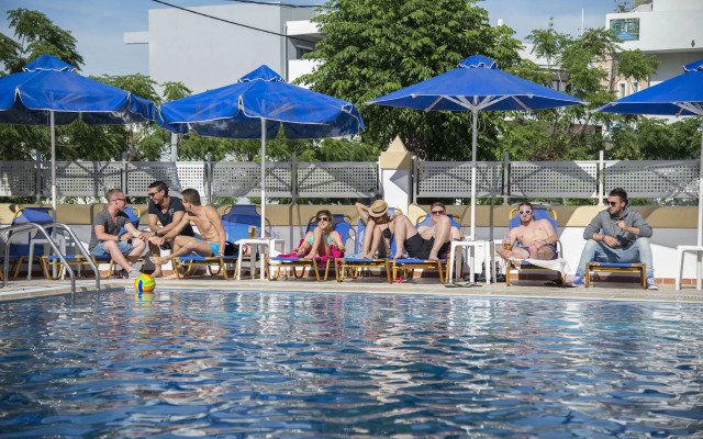 Erato Studios & Apartments