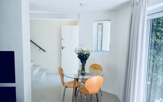 Spacious 3 Bedroom Apartment in Cape Town