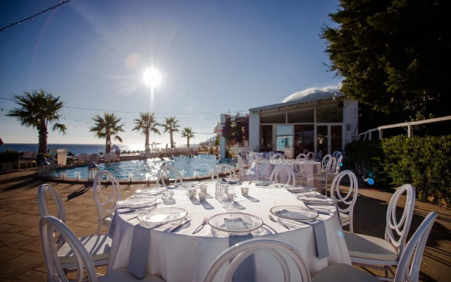 Drymades Inn Resort