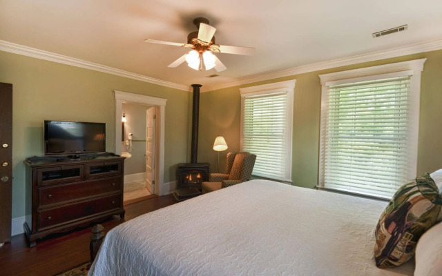 Steeles Tavern Manor