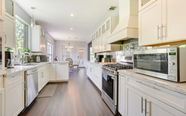 Upscale Pflugerville Paradise w/ Private Pool!