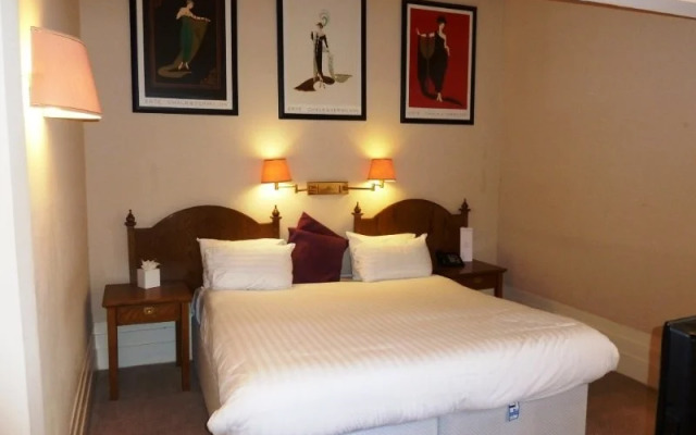 George Hotel