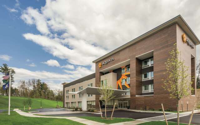 La Quinta Inn & Suites by Wyndham Clifton Park