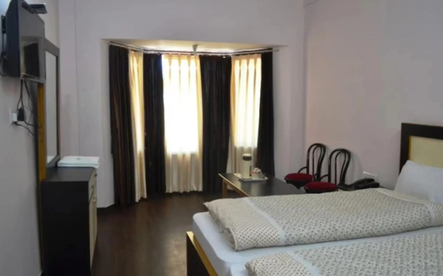 Hotel Himadri