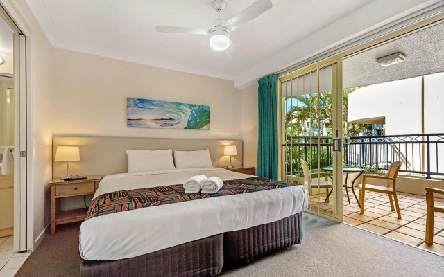 Golden Riviera Beach Resort