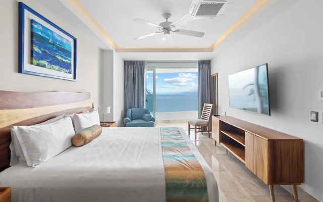 Blue Horizon Luxury Condo