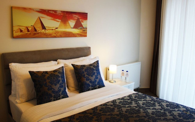 12 Rooms Boutique Hotel