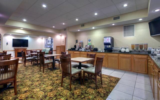 Garner Hotel Paducah West by IHG