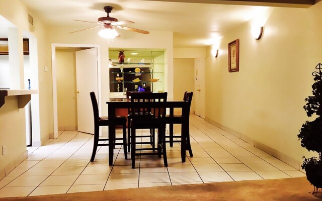 888 Convention Center 3 BEDROOM 2 BATH Condos