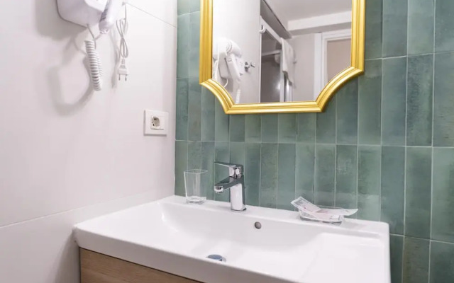 Piazza Sannazzaro 200 - Monet