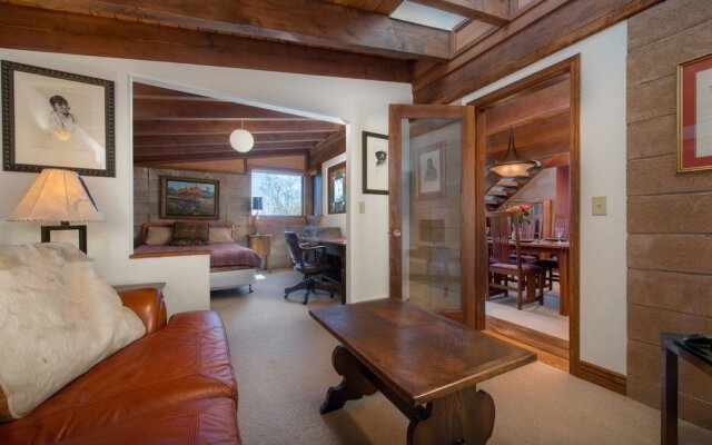 Abode at Swinging Bridge