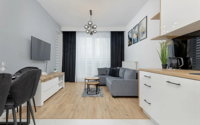 8th Floor Apartment in Warsaw by Renters