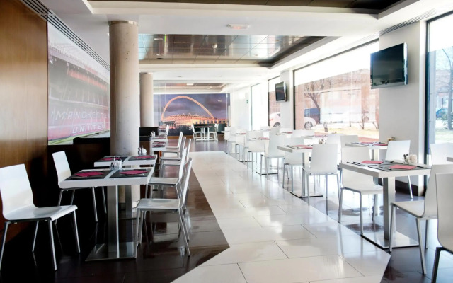 Hotel Tach Madrid Airport