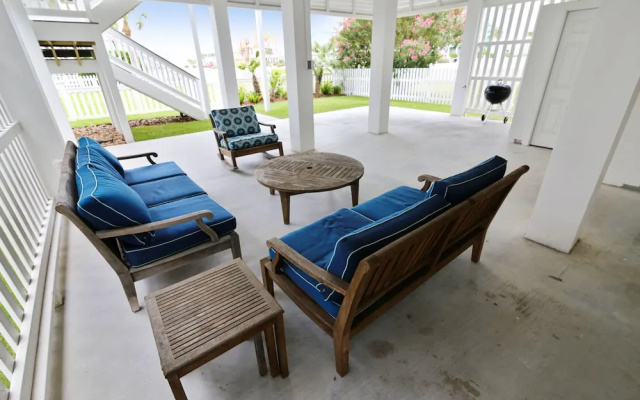 The Conch Castle 5 Bedroom Home