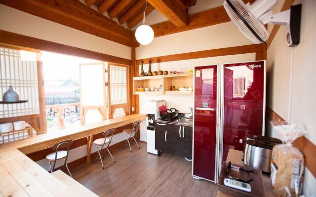 Jeonju Hanok Village Kkotmureut