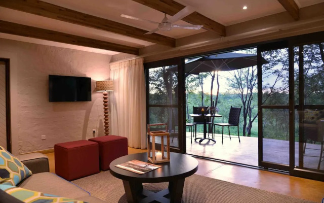 Victoria Falls Safari Suites
