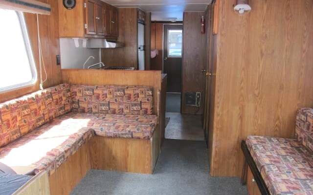 Timber Bay Lodge & Houseboats