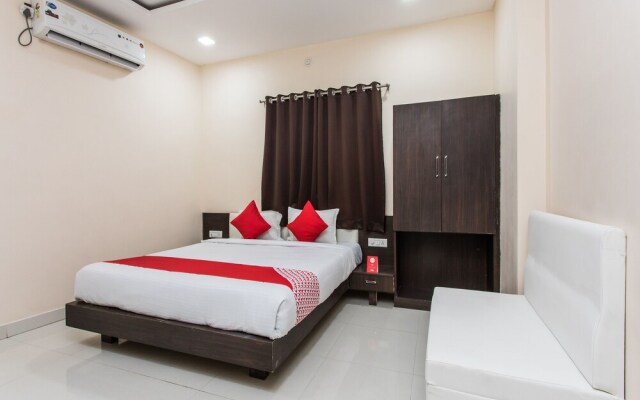 OYO 15676 Hotel Aaradhy