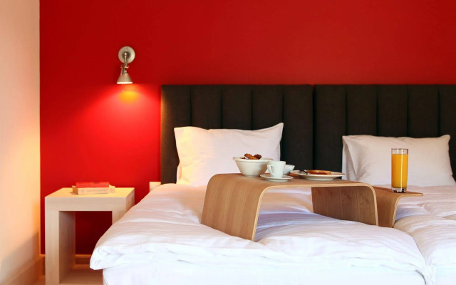 Seleni Suites