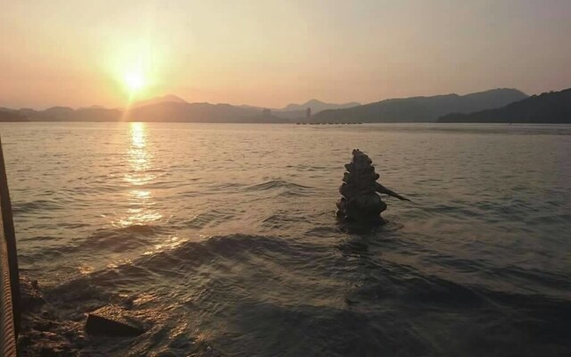 Sun Moon Lake FRIDAY Inn Guest House