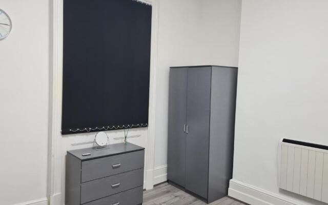 West Street 3-Bed 3-Ensuite Apartment Leicester