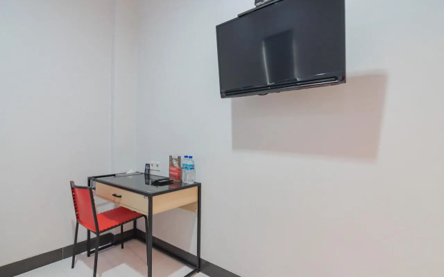 RedDoorz Plus near Siloam Hospital Balikpapan