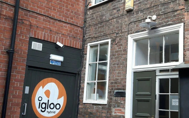 Igloo Hybrid - Hostel