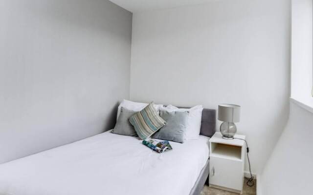 1BR amazing refurbished studio located in central Leicester
