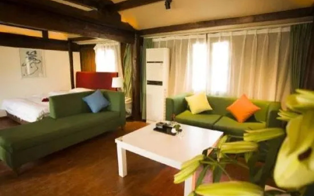 Lijiang Wu Courtyard Gardens Resort