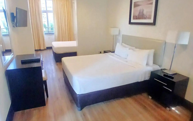 Parade Hotel