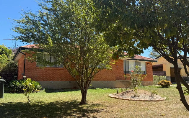 Scullin 3BR House, Free WiFi, Netflix, Parking