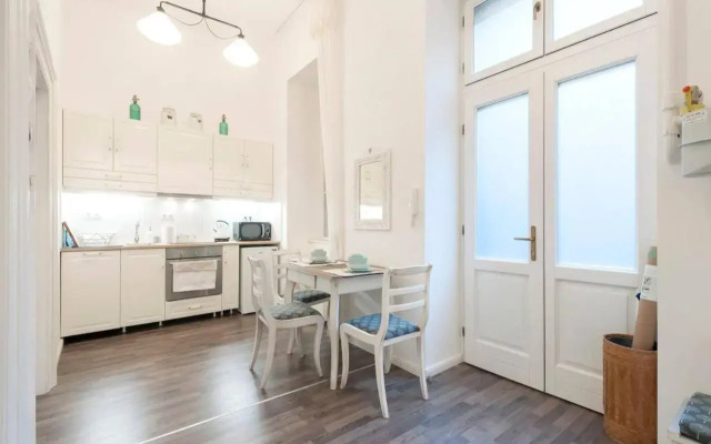 Central Hipster Flat