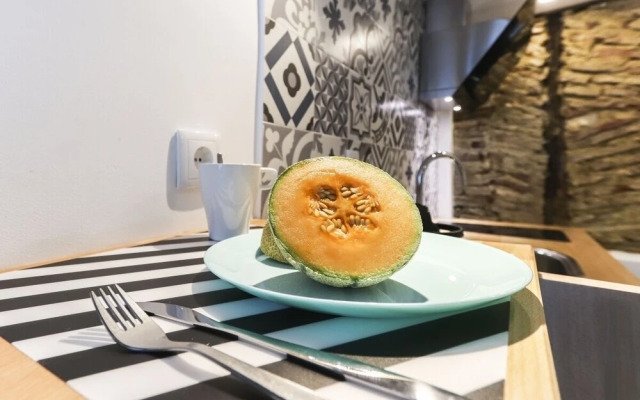 Charming Castelo Studio Apartment Rentexperience