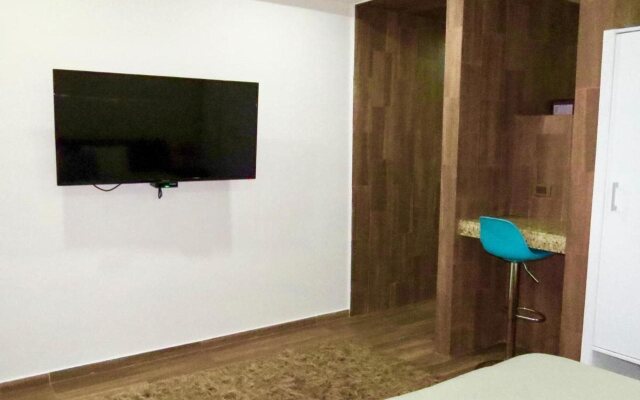 Palmarena Rooms and Residences - Long Stay Comfort with Parking, Sauna, Gym and Pool (Steps from 5th Avenue)