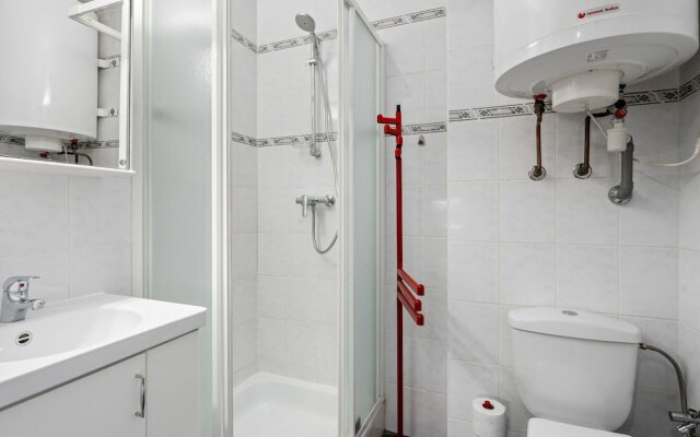 Sunny Apartment With Sea-views