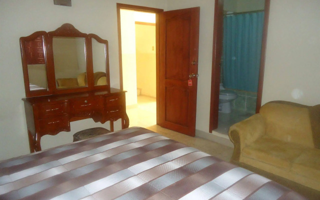 Hostal Perla Real Inn