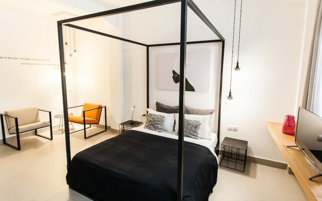 Monk Monastiraki Suites