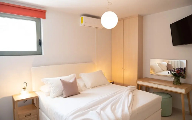 Lefkon Villa With Pool by the Sea - N Peloponnese