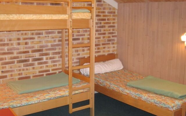 Auberge De Jeunesse De Saintes